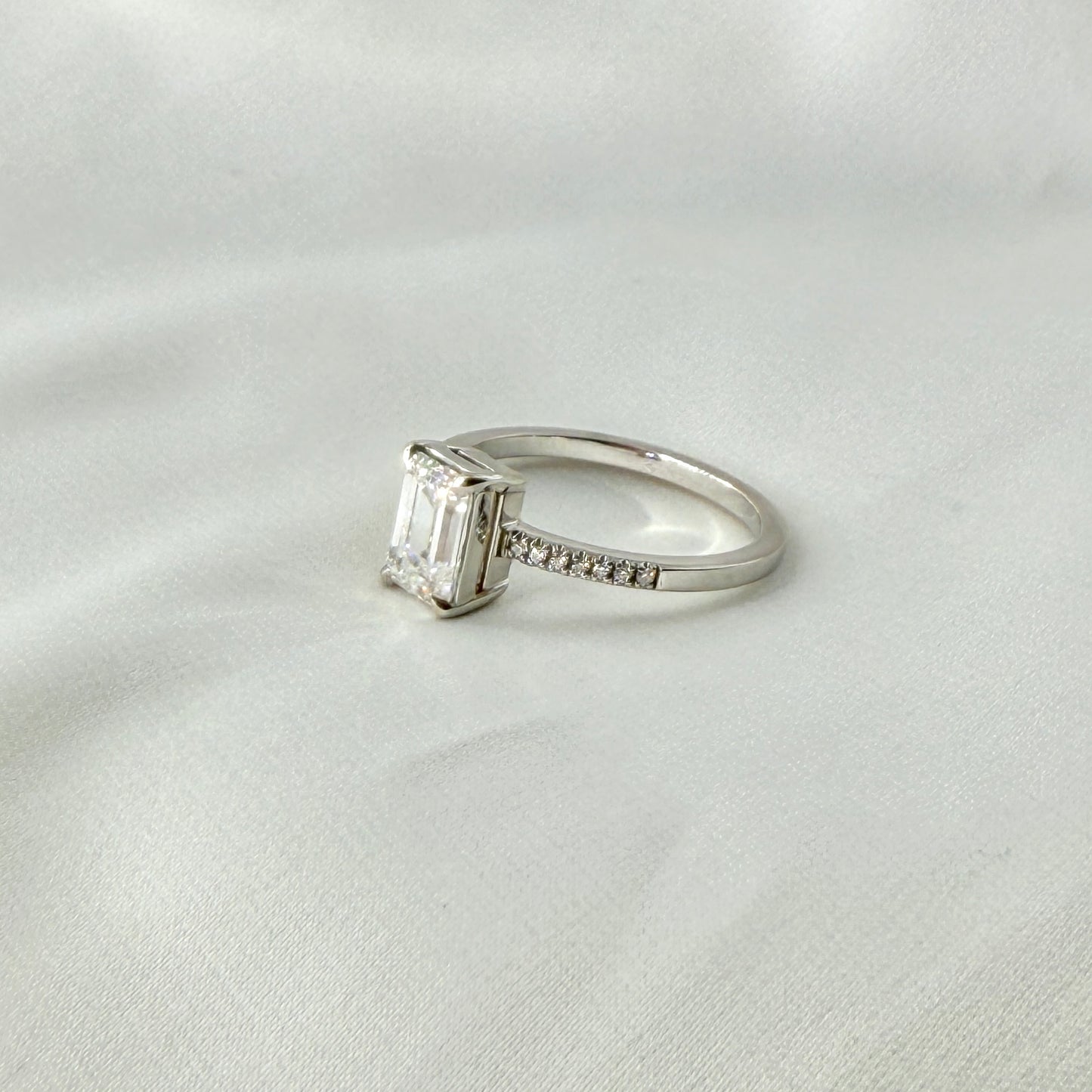 IGI Emerald Cut CVD Diamond Ring RG040