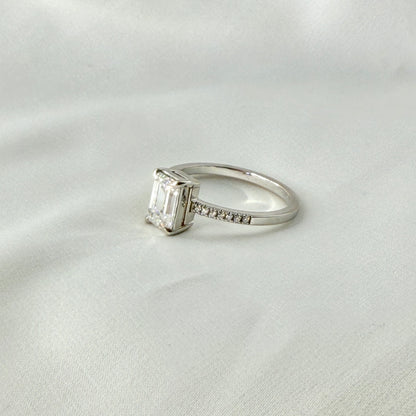 IGI Emerald Cut CVD Diamond Ring RG040