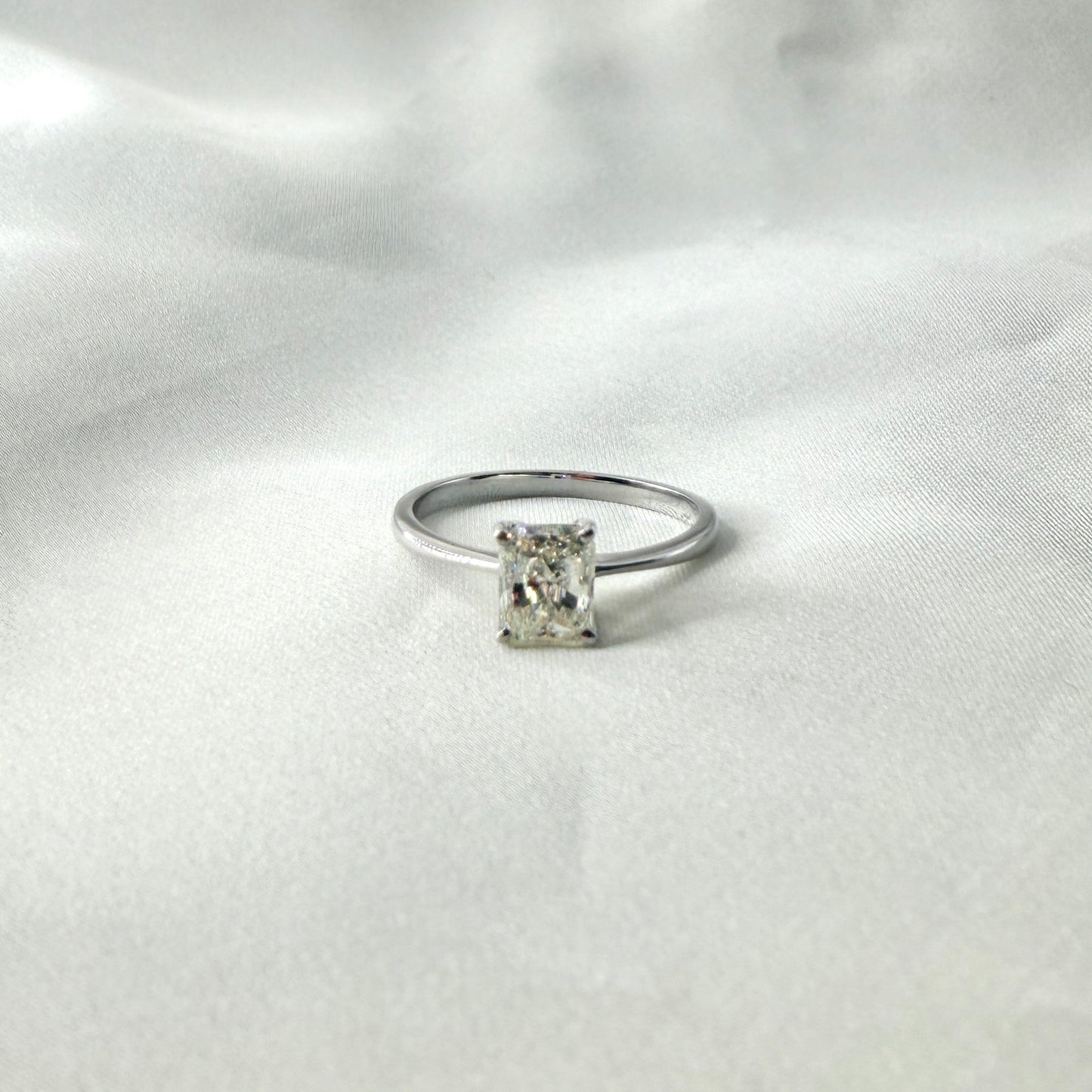 GIA Emerald Cut Solo Ring ER017