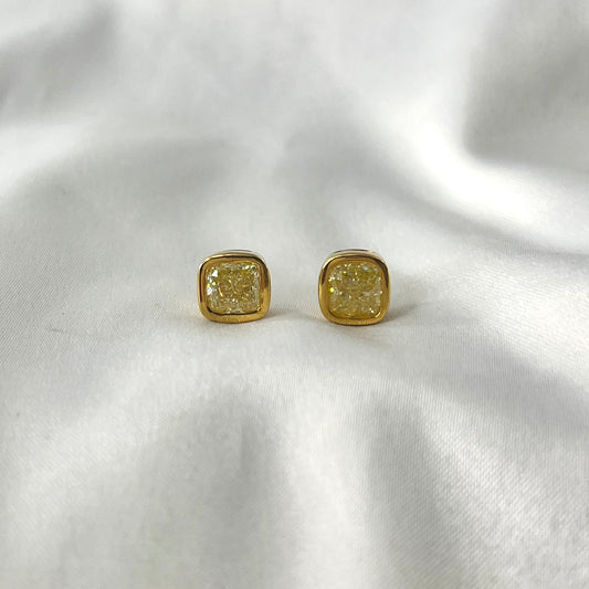 Fancy Vivid Yellow Diamond Earrings ER178