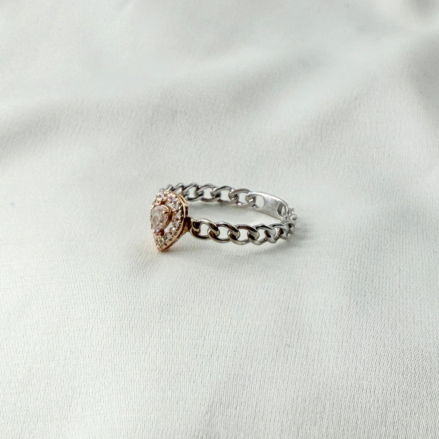Pear Shaped Diamond Ring RG044