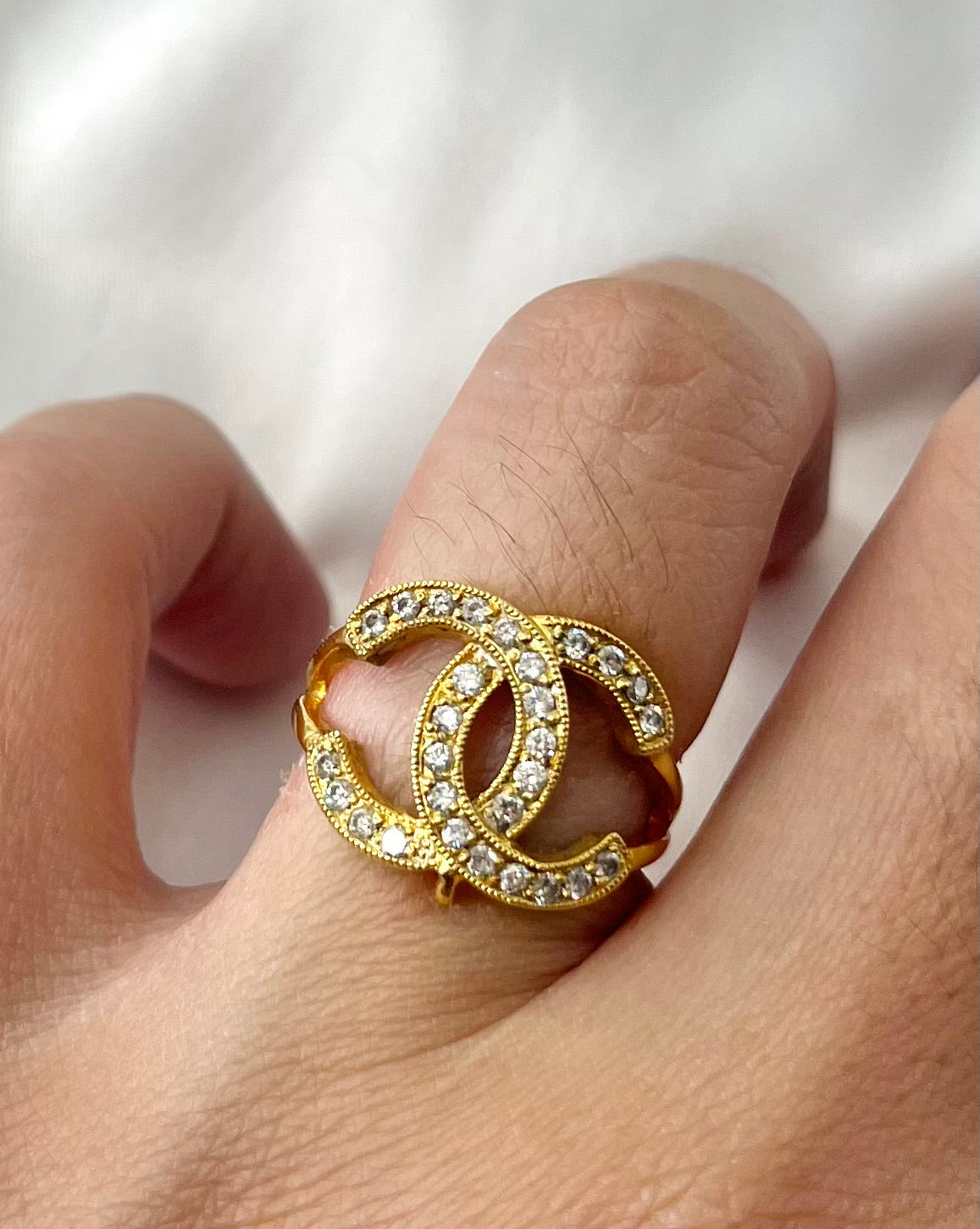 Intertwined Diamond Ring RG090