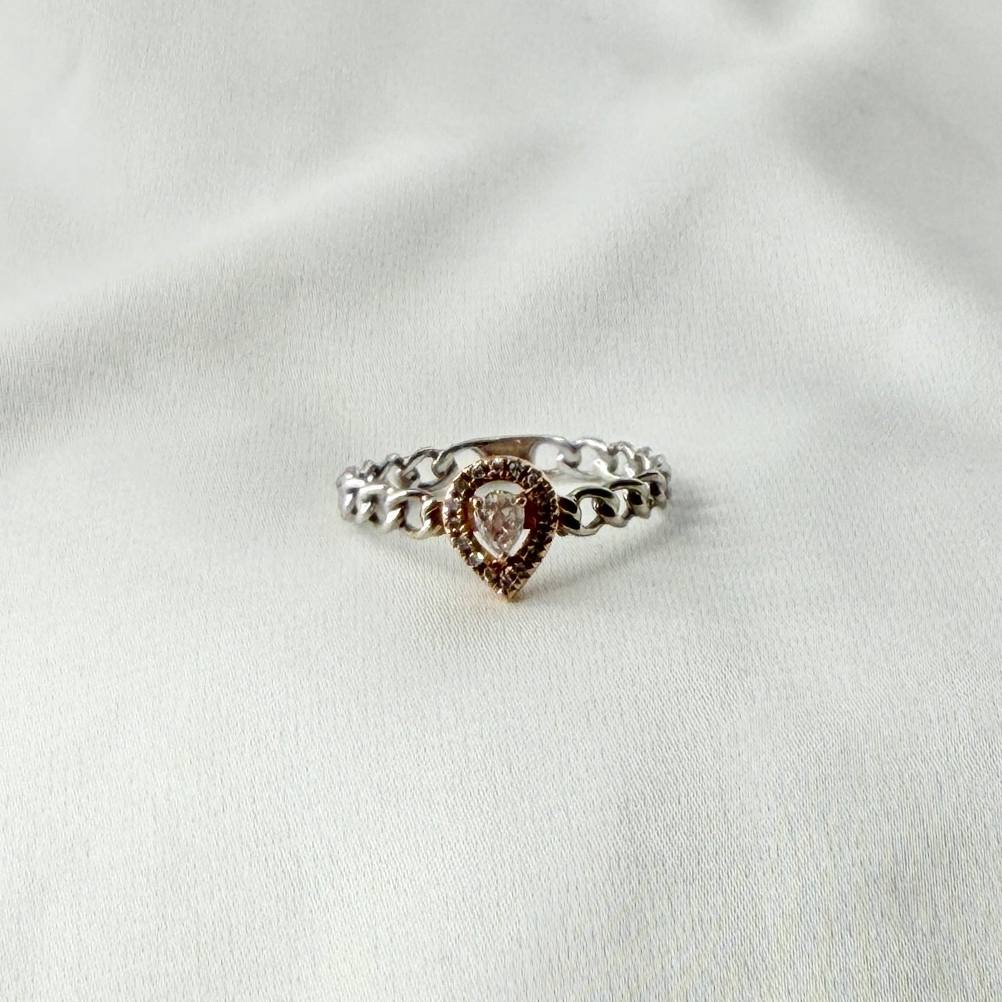 Pear Shaped Diamond Ring RG044
