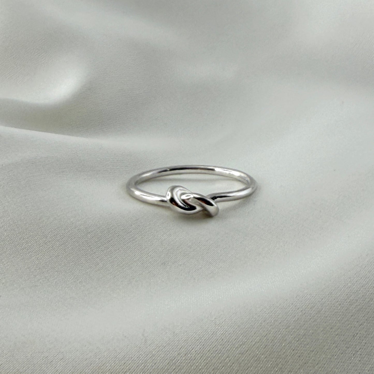White Gold Knot Ring RG023