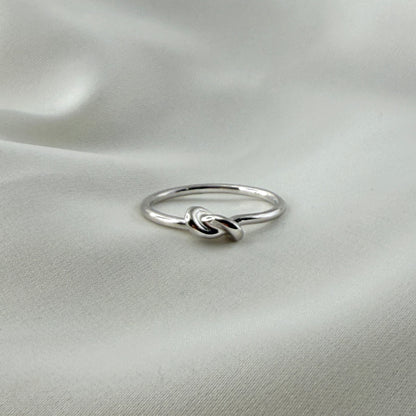 White Gold Knot Ring RG023