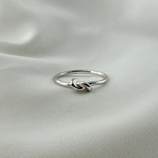 White Gold Knot Ring RG023