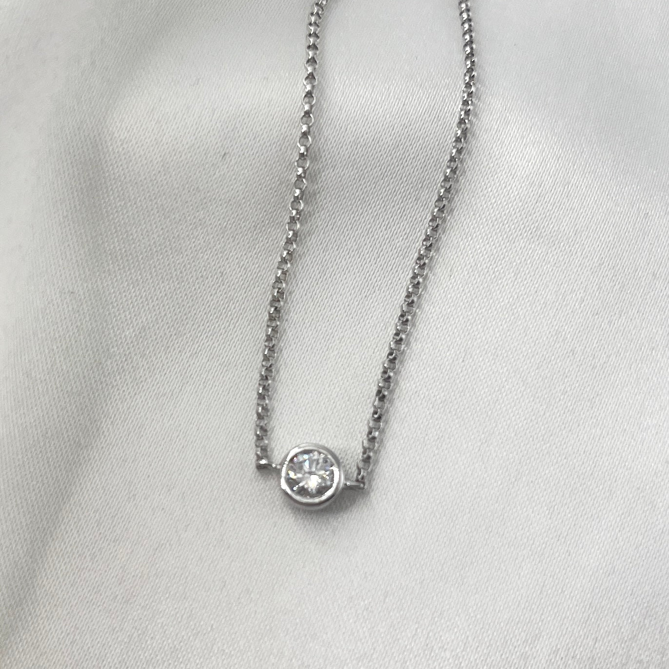 Solo Diamond White Gold Bracelet BR104
