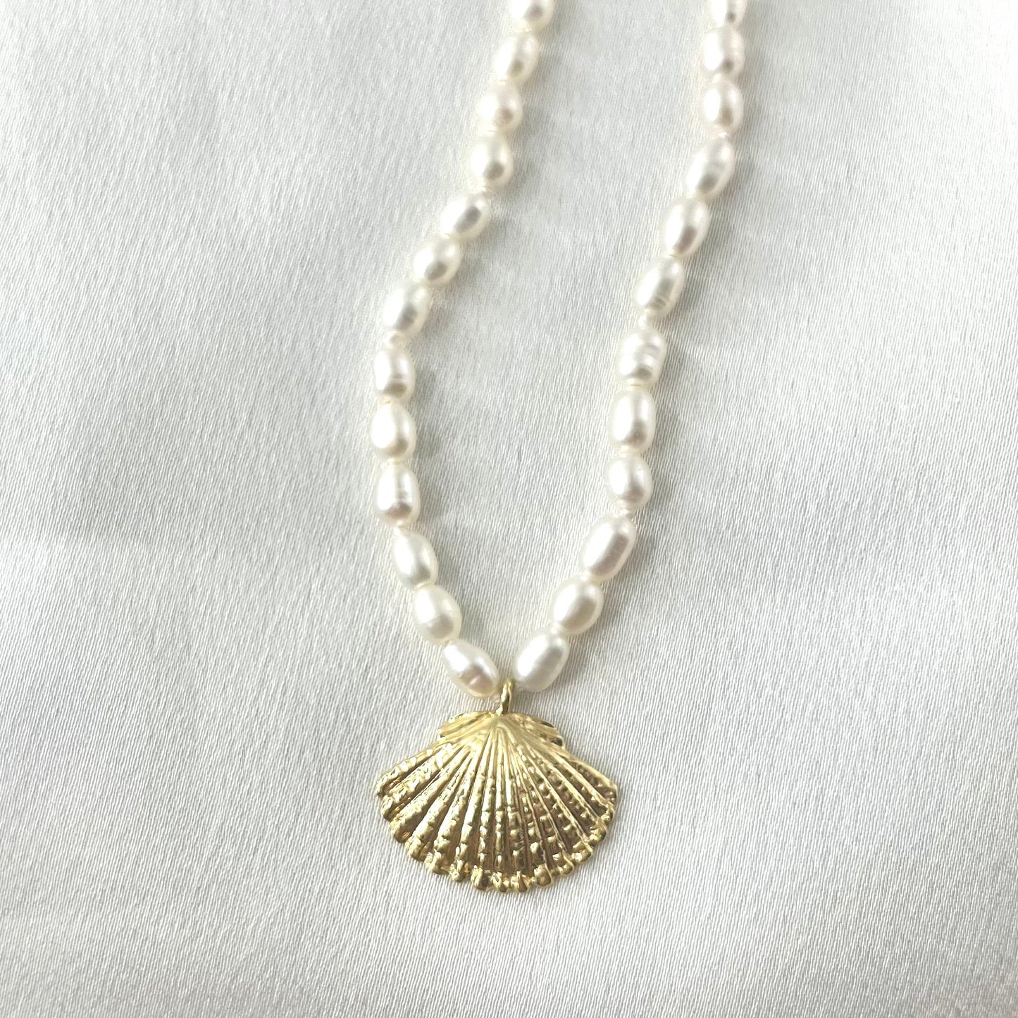 Shell Pearl Choker NL118