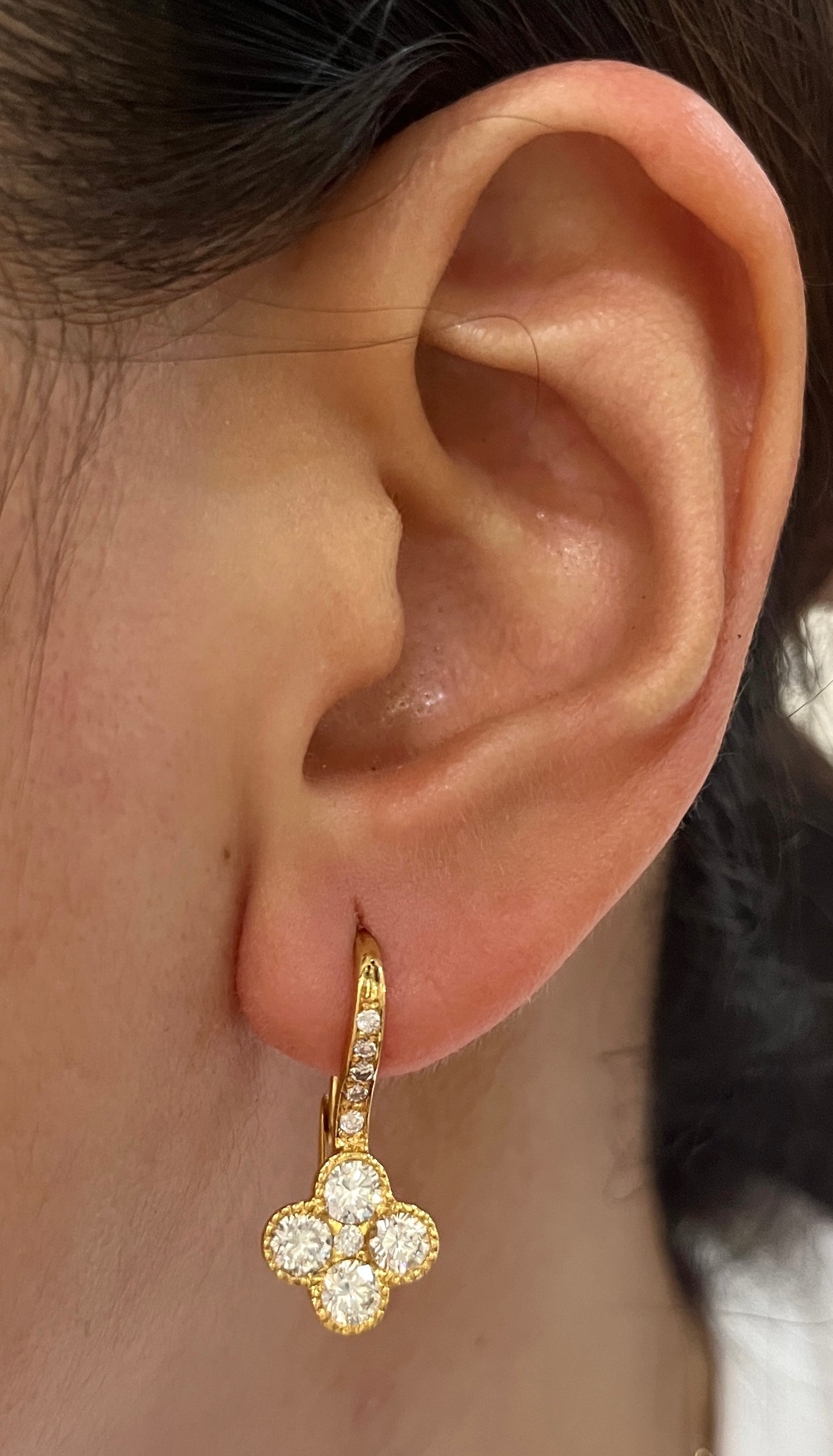 Clover Diamond Dangling DE007