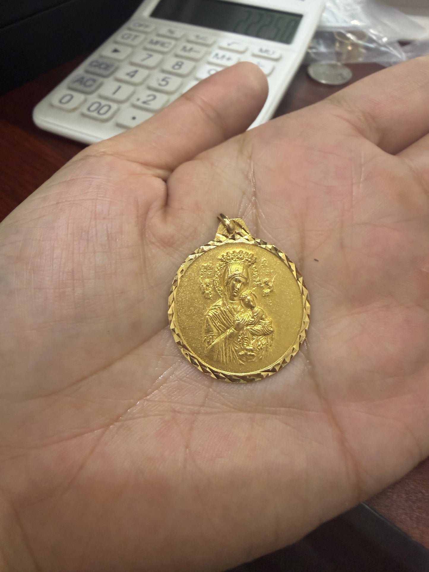 Medallion Jons