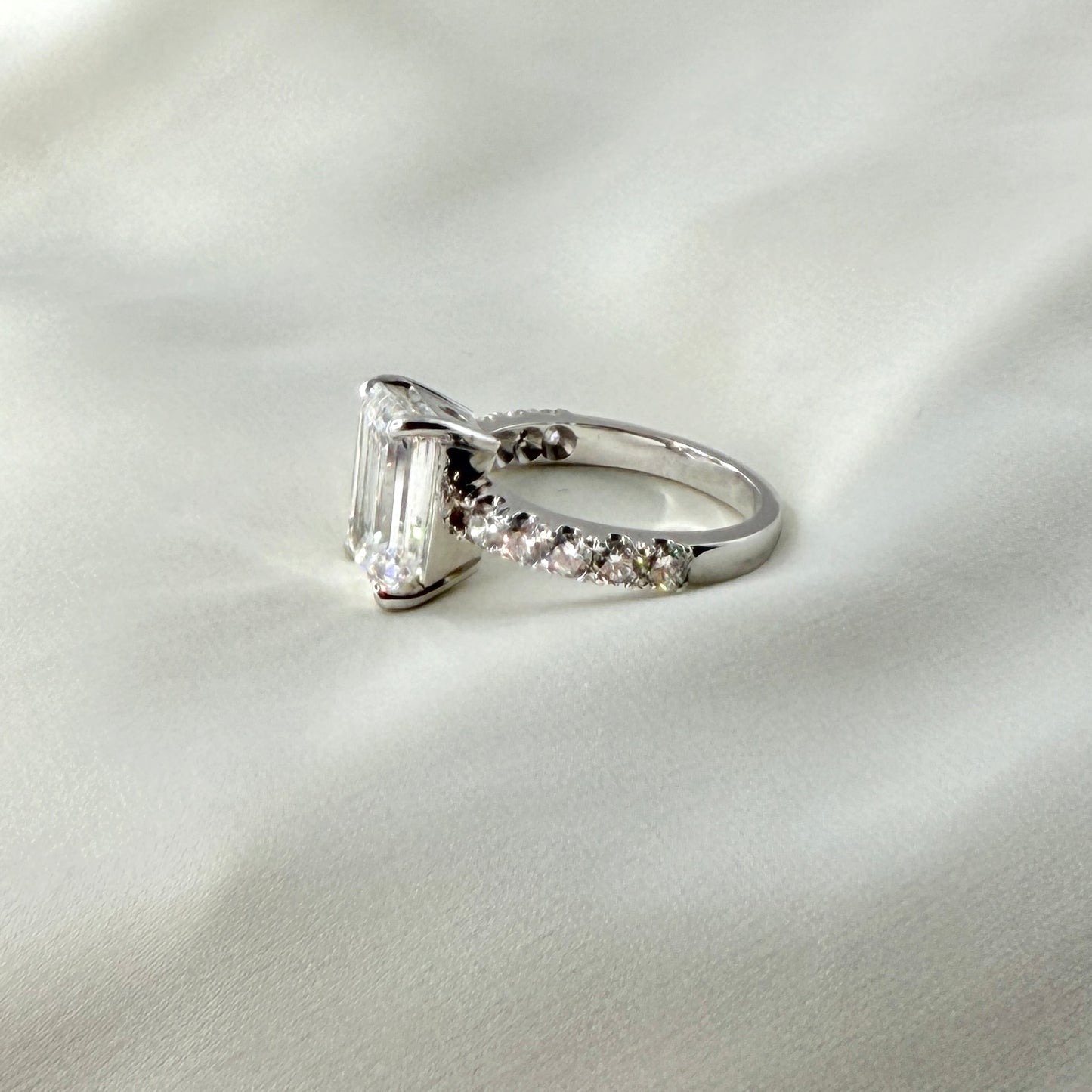 IGI Certified Emerald Cut CVD RG043
