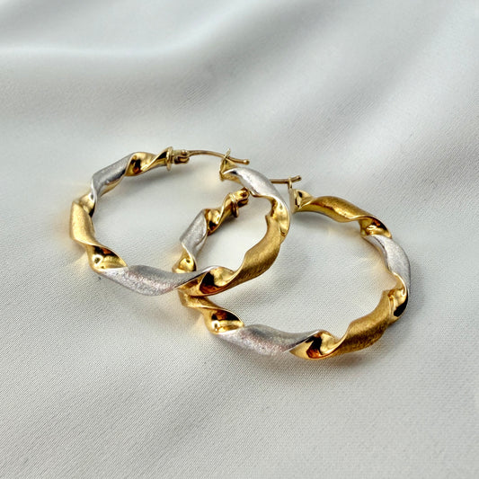 Matte Twisted Hoop ER010