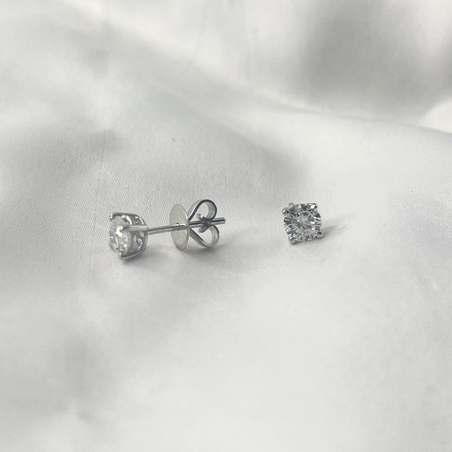 Basket Solo Diamond Earrings DE008