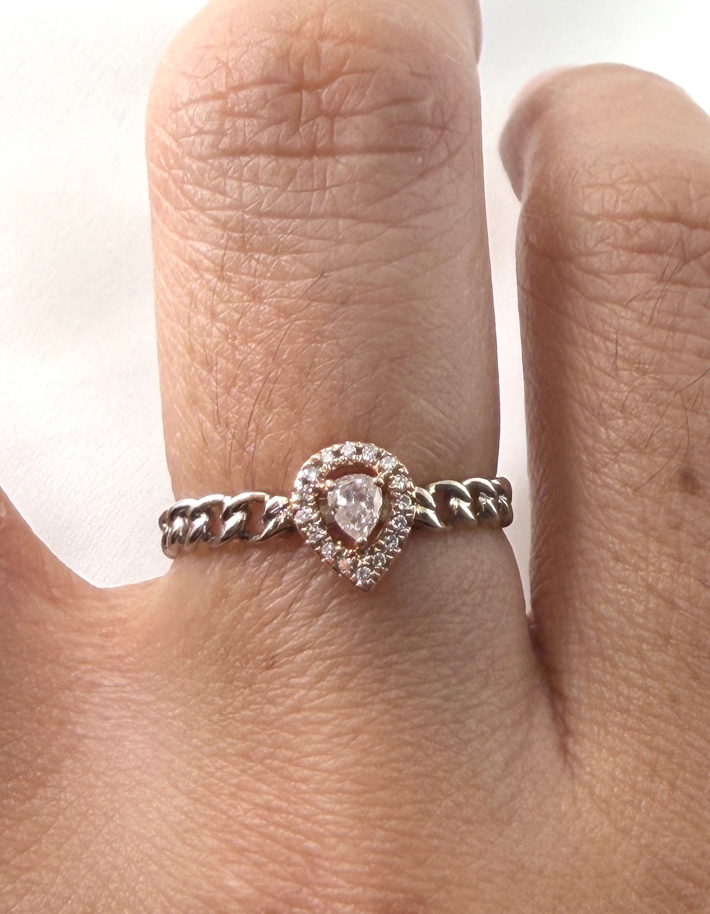 Pear Shaped Diamond Ring RG044