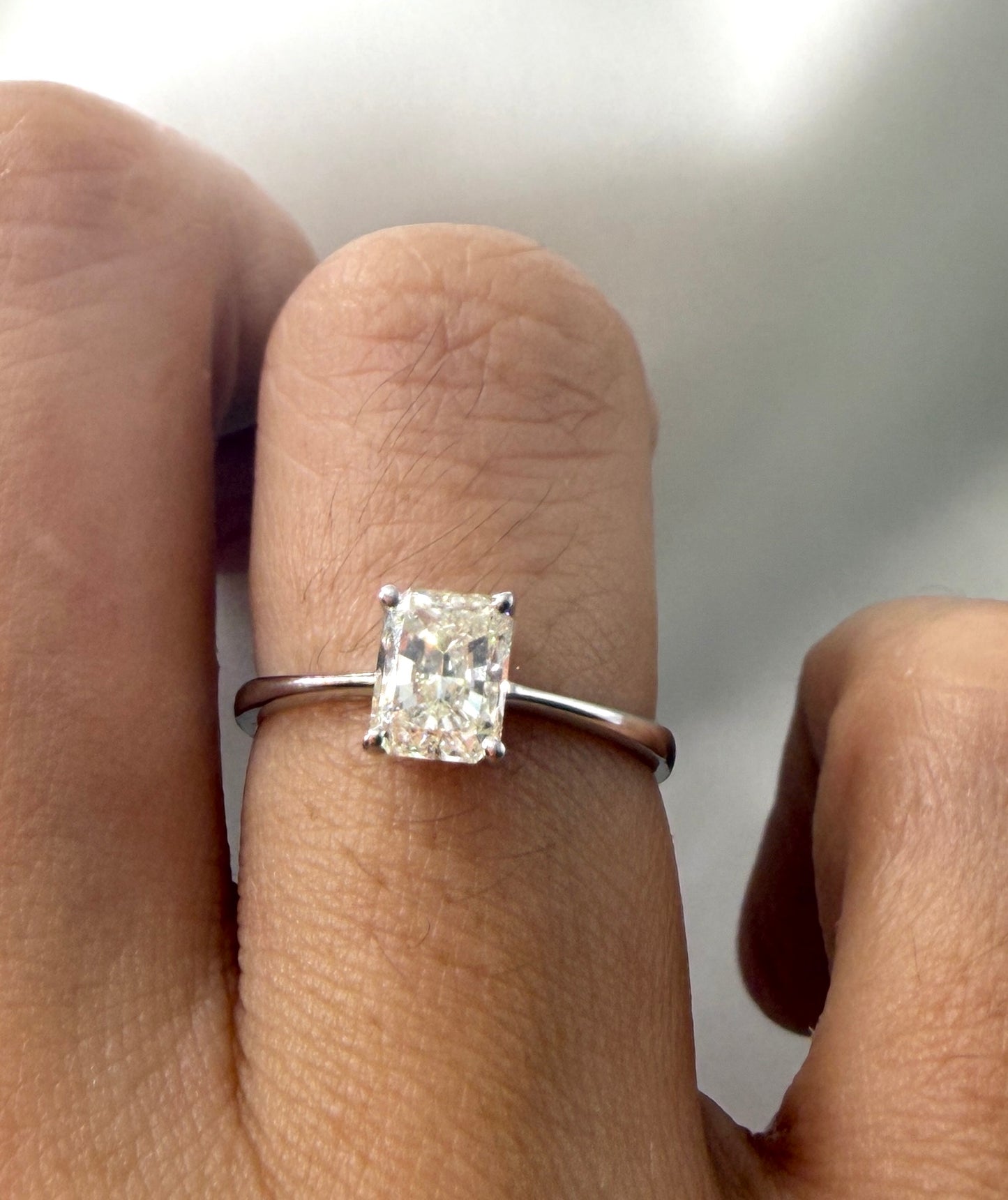 GIA Emerald Cut Solo Ring ER017
