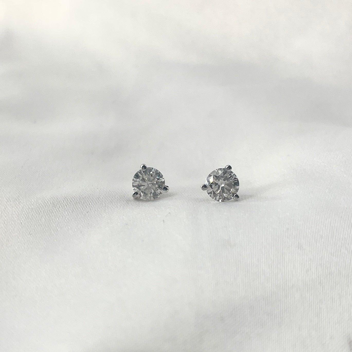 Martini Solo Diamond Earrings DE009