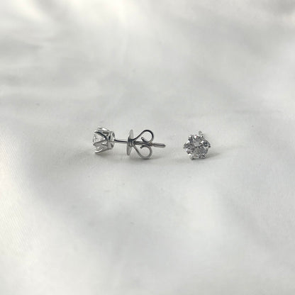 6 Prong Solo Diamond Earrings DE010