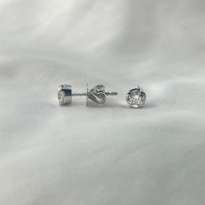 Stud Diamond Earrings DE002