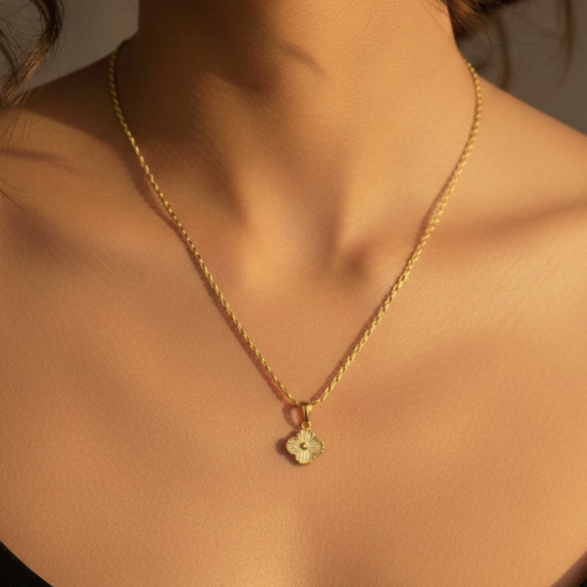Clover Yellow Gold Rope Necklace NL192