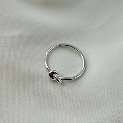White Gold Knot Ring RG023
