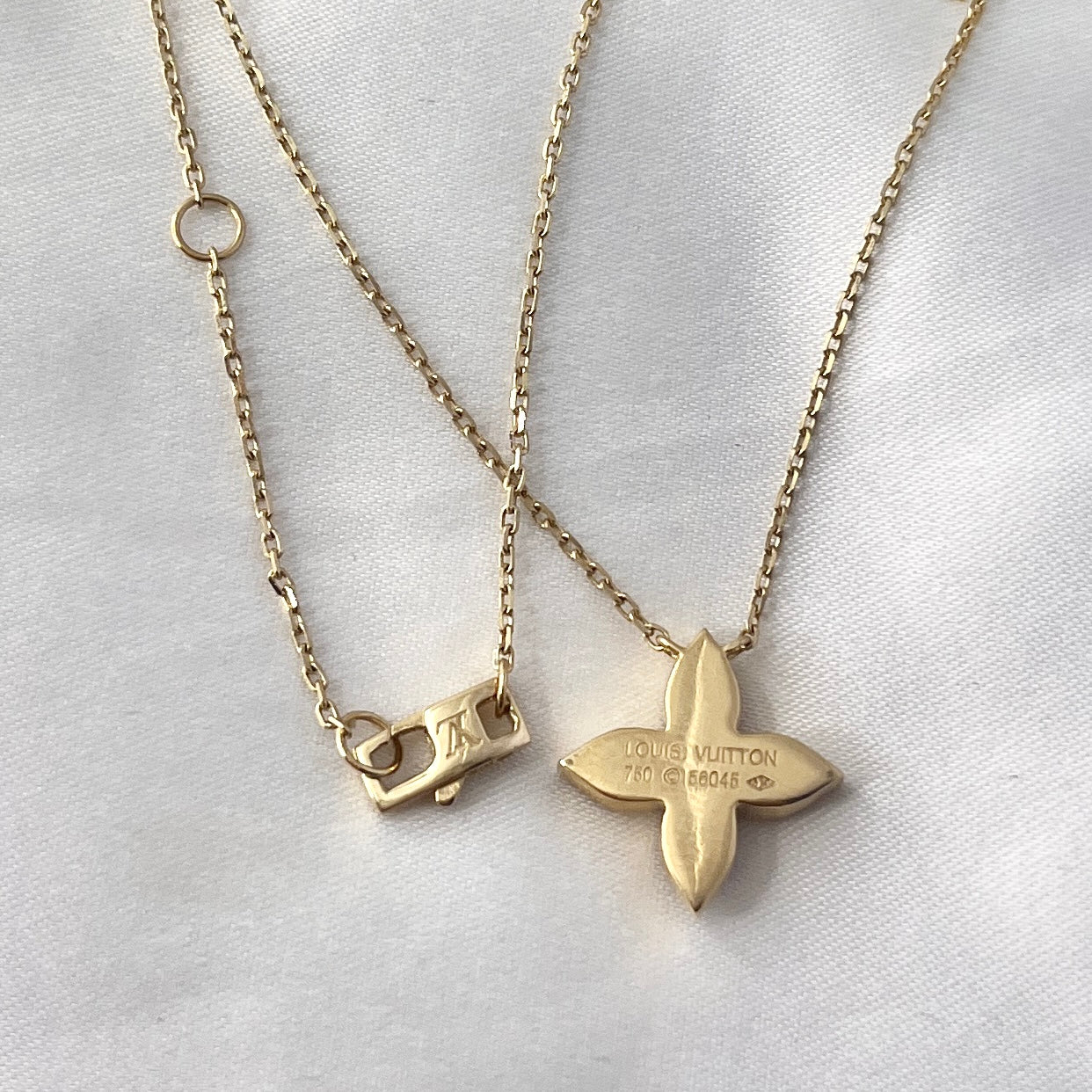 HK Star Blossom Diamond Necklace NL187