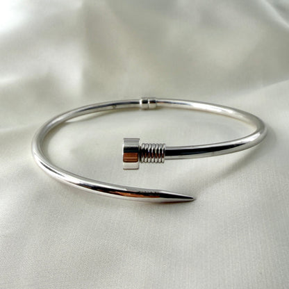 Nail Bangle White Gold BR118