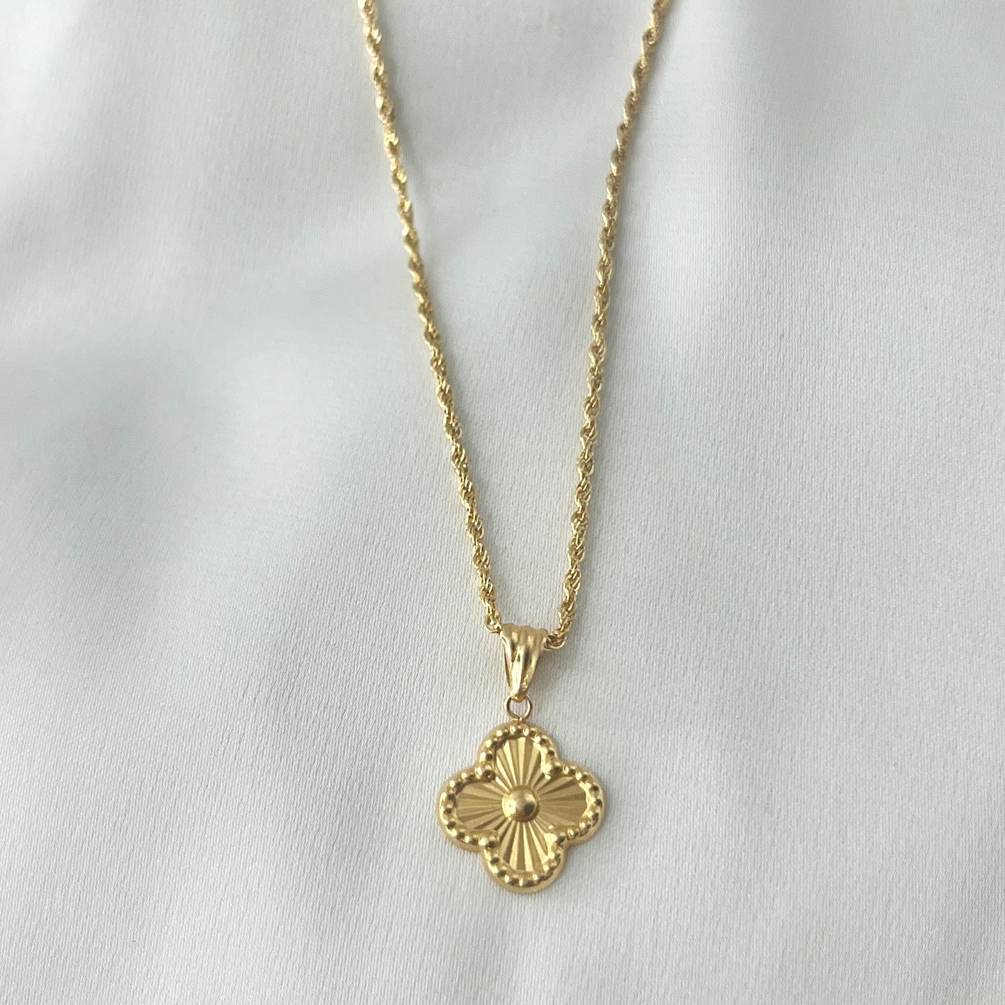Clover Yellow Gold Rope Necklace NL192