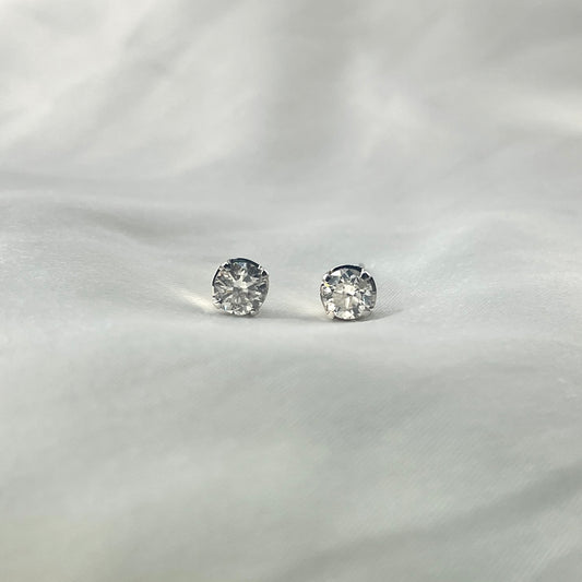 Stud Diamond Earrings DE002