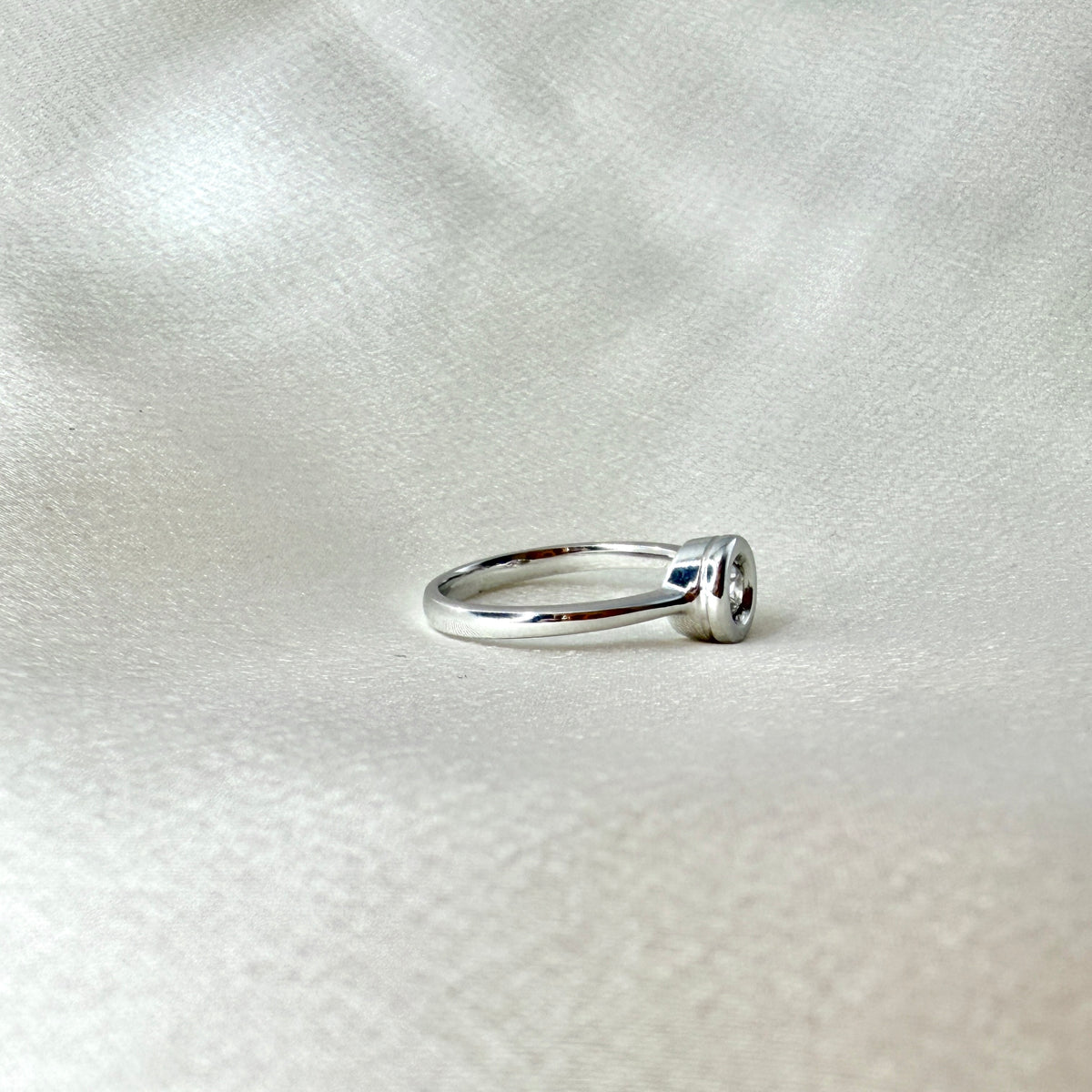 Bezel Setting Engagement Ring ER022