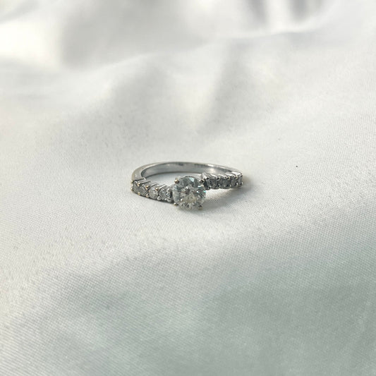 Solo Side Stone Engagement Ring EN013