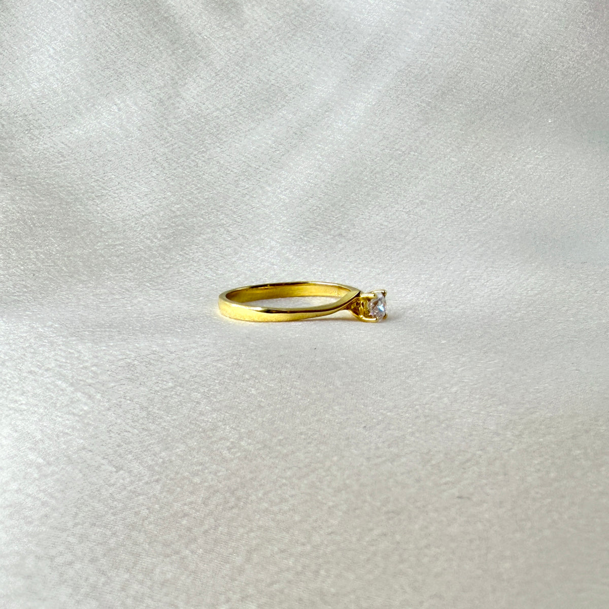 Yellow Gold Lab Grown Diamond Engagement Ring ER021