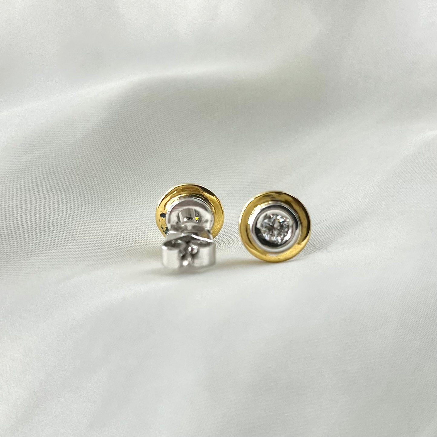 Round Two tone Diamond Earrings ER089