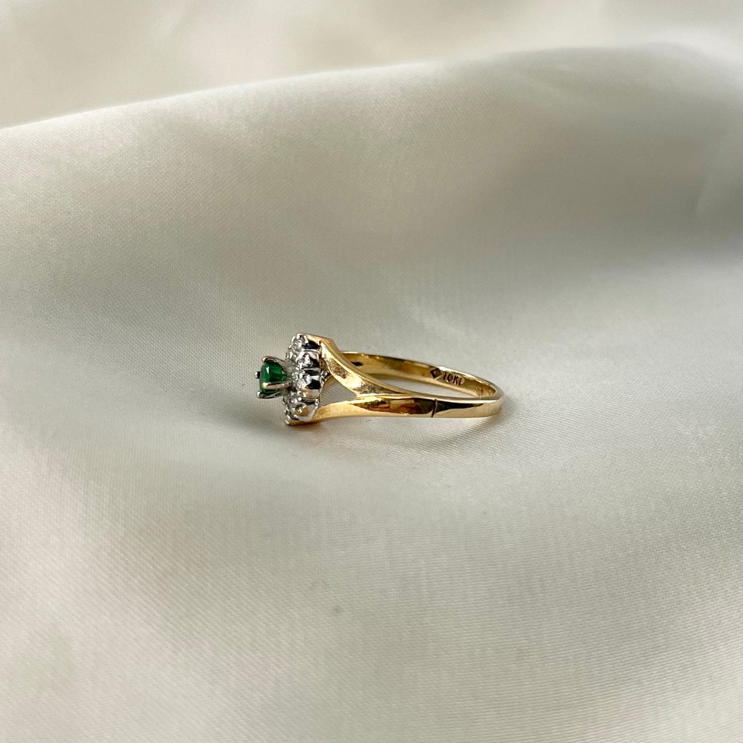 Natural Emerald Diamond Ring RG059