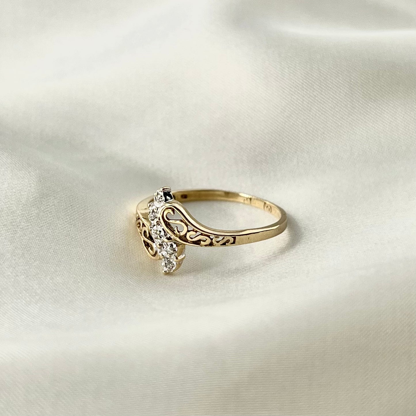 Dainty Diamond Ring RG-030