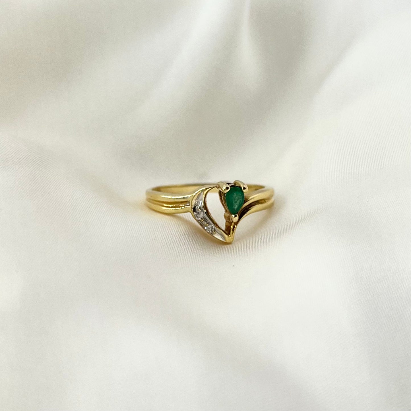 Japan Emerald Heart Diamond Ring ER039