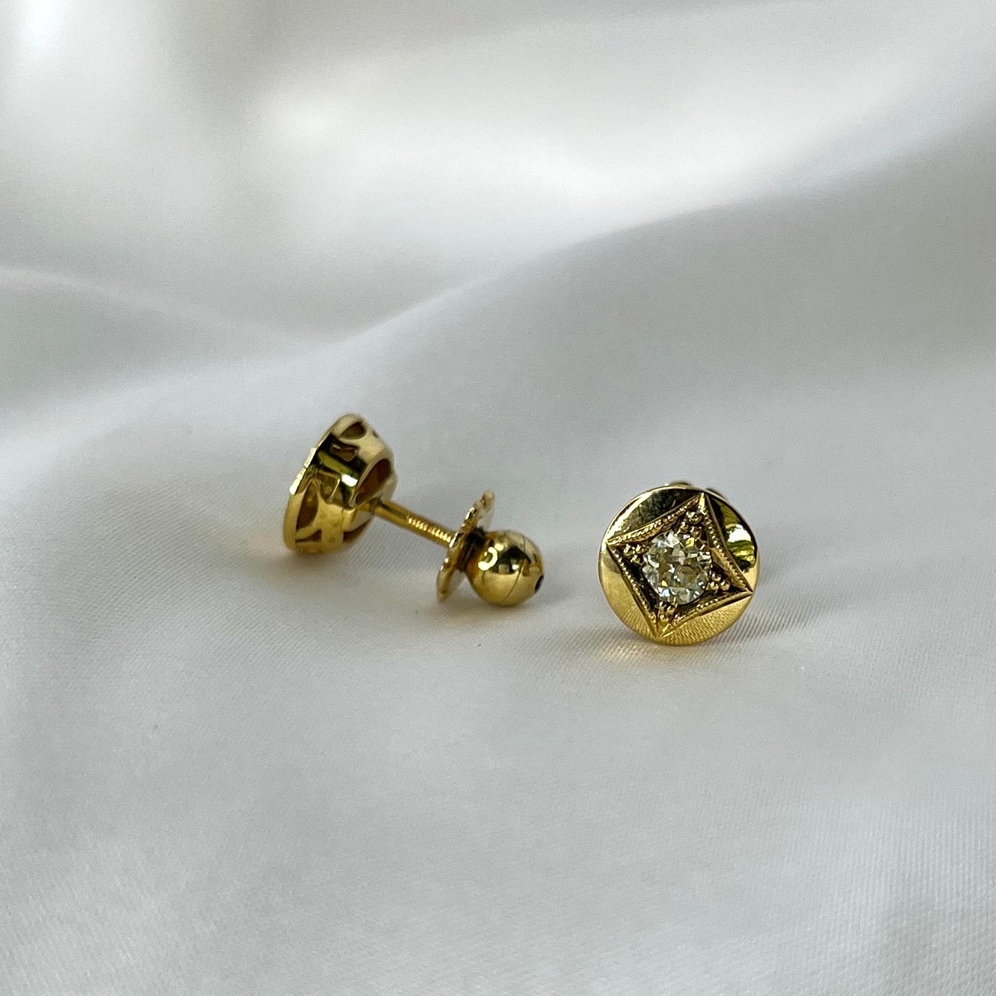 Vintage Screw Type Diamond Earrings ER030