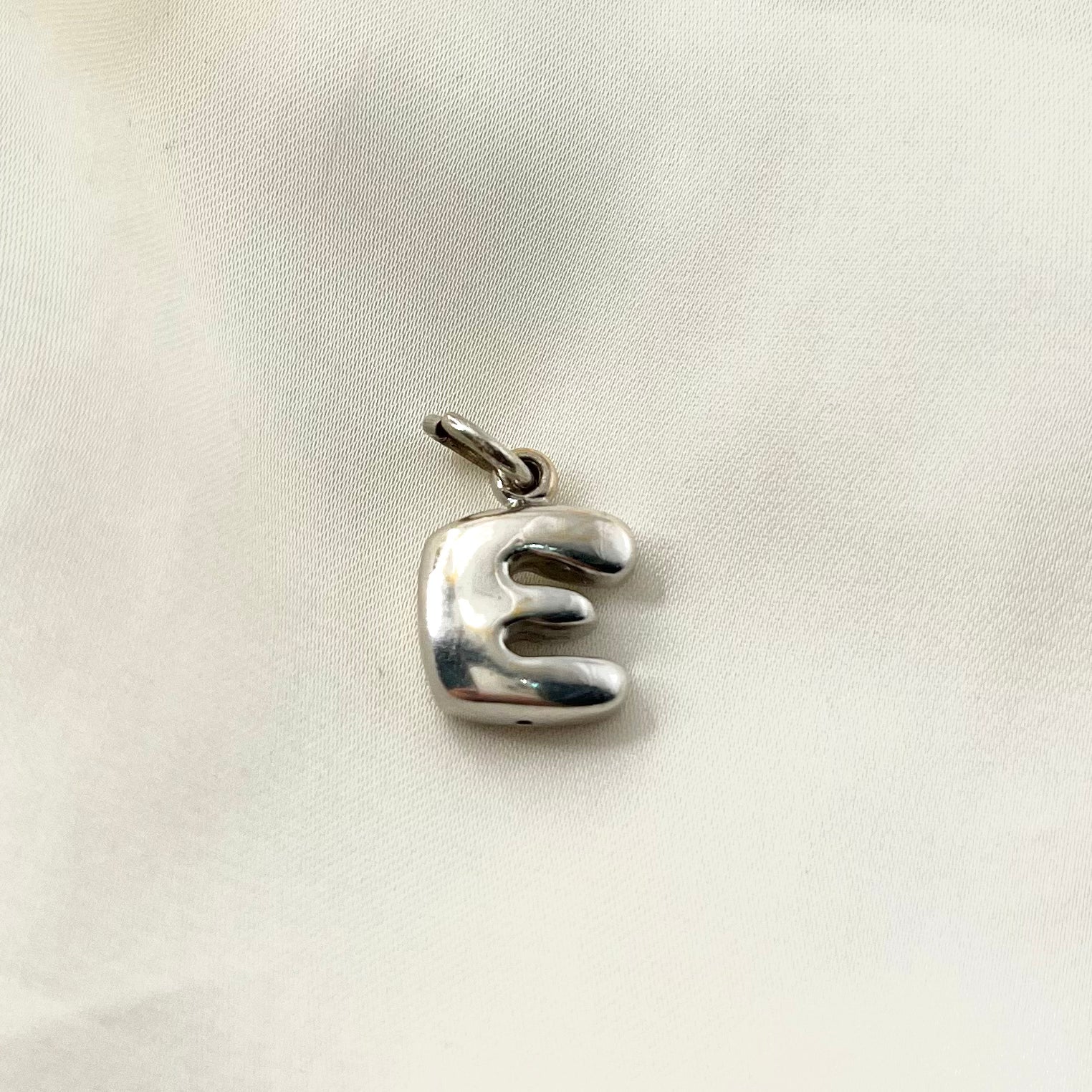 Letter E Pendant PD025 – Brilliant Jewelry