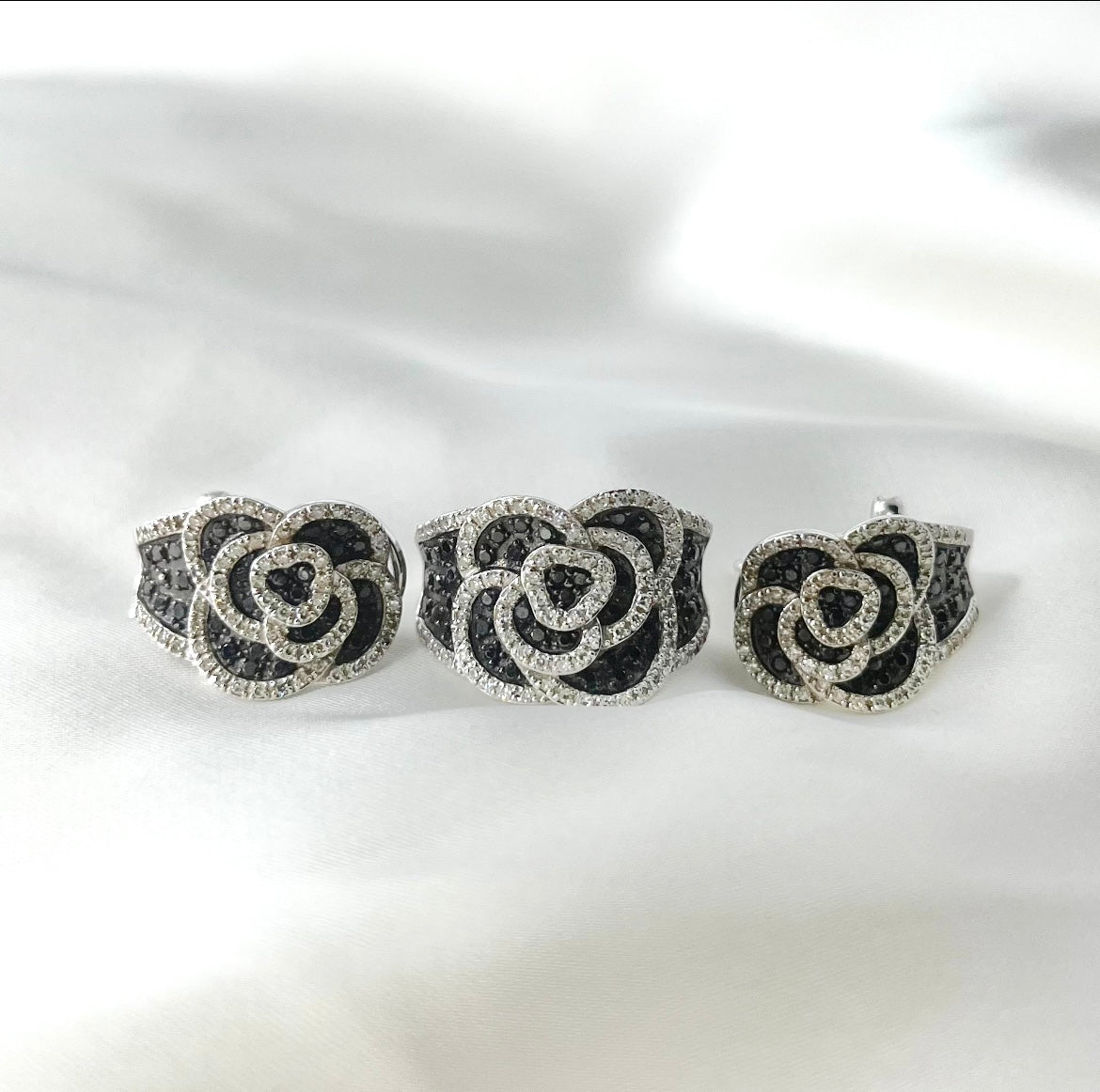 Black Diamond Flower Set ST013