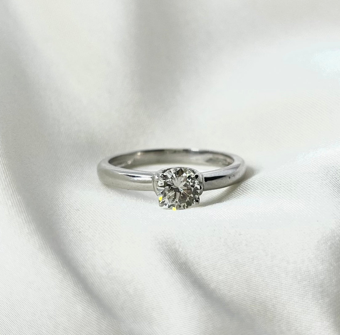 Solitaire Engagement Ring EG001