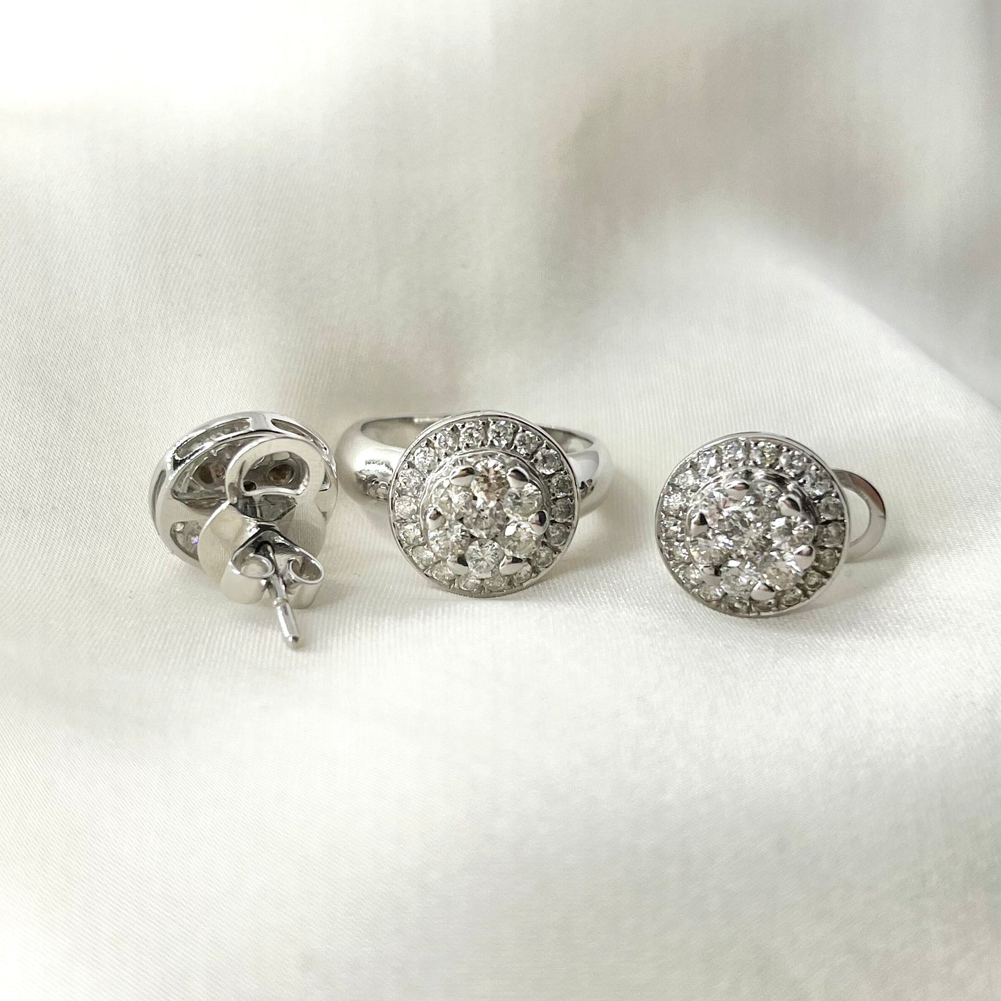 Illusion Round Diamond Set ST035