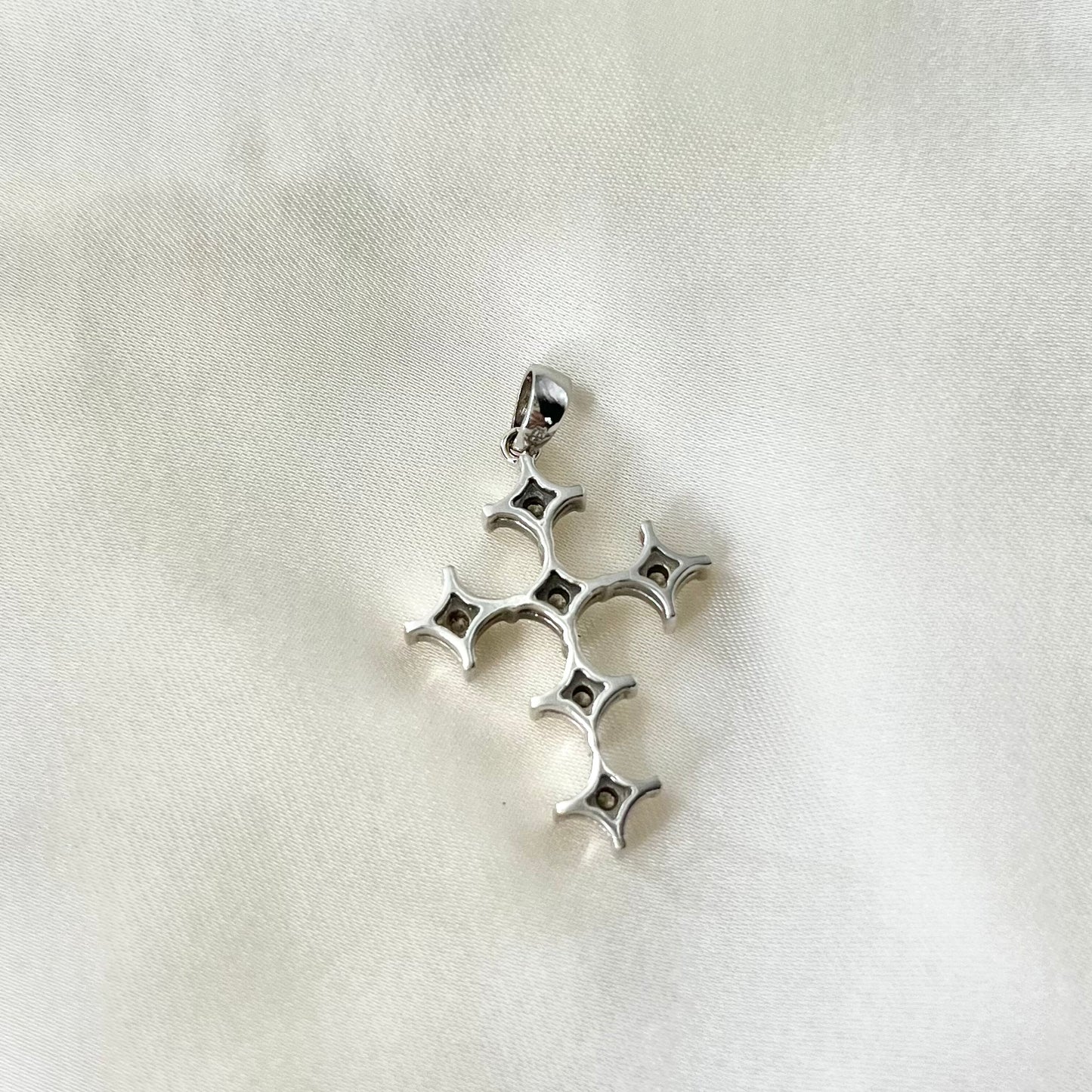 HK Cross Pendant PD029