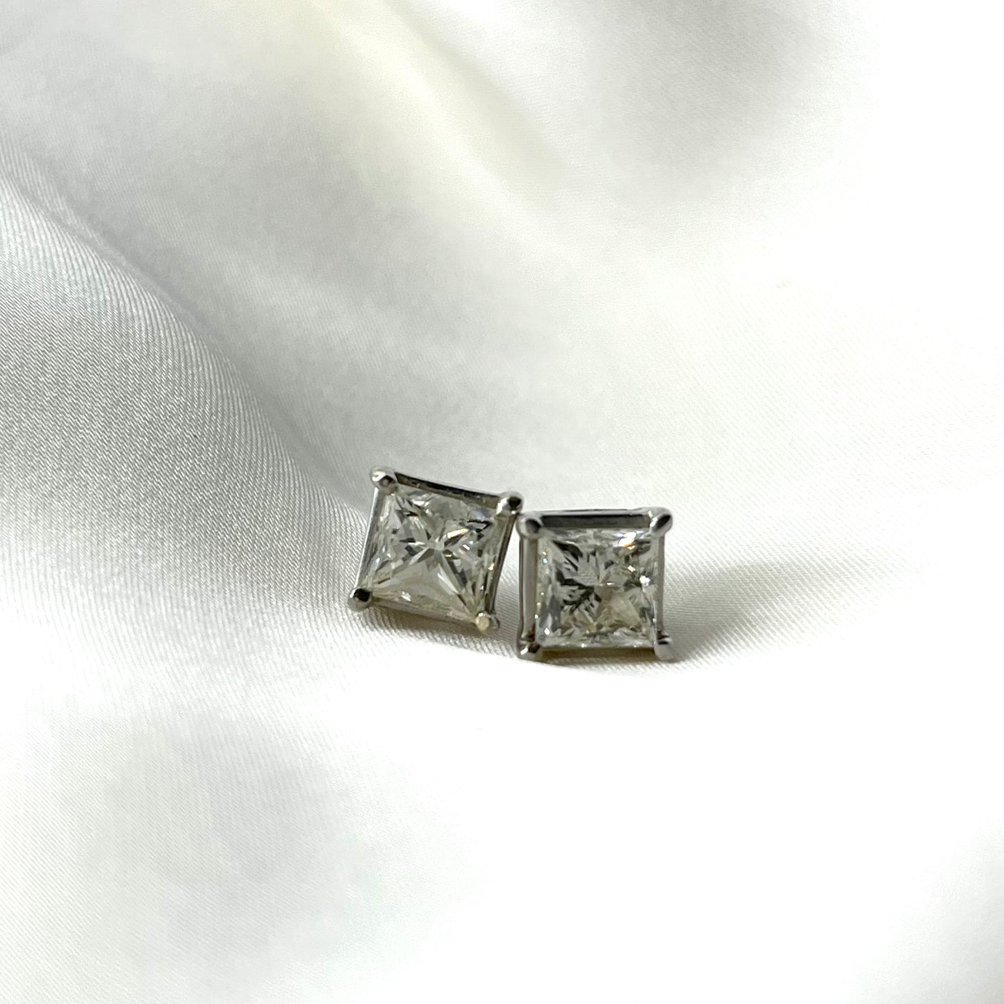 Princess Cut Diamond Earrings ER027